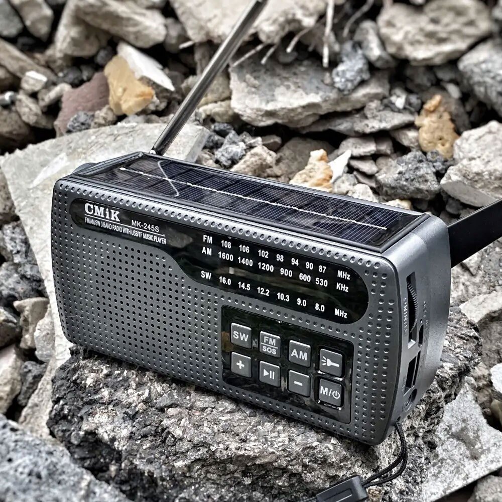 MK-245S portable camping radio, solar powered, rechargeable, with Bluetooth and USB ports, manual power generation, phone charging and built-in light, black - Image 7